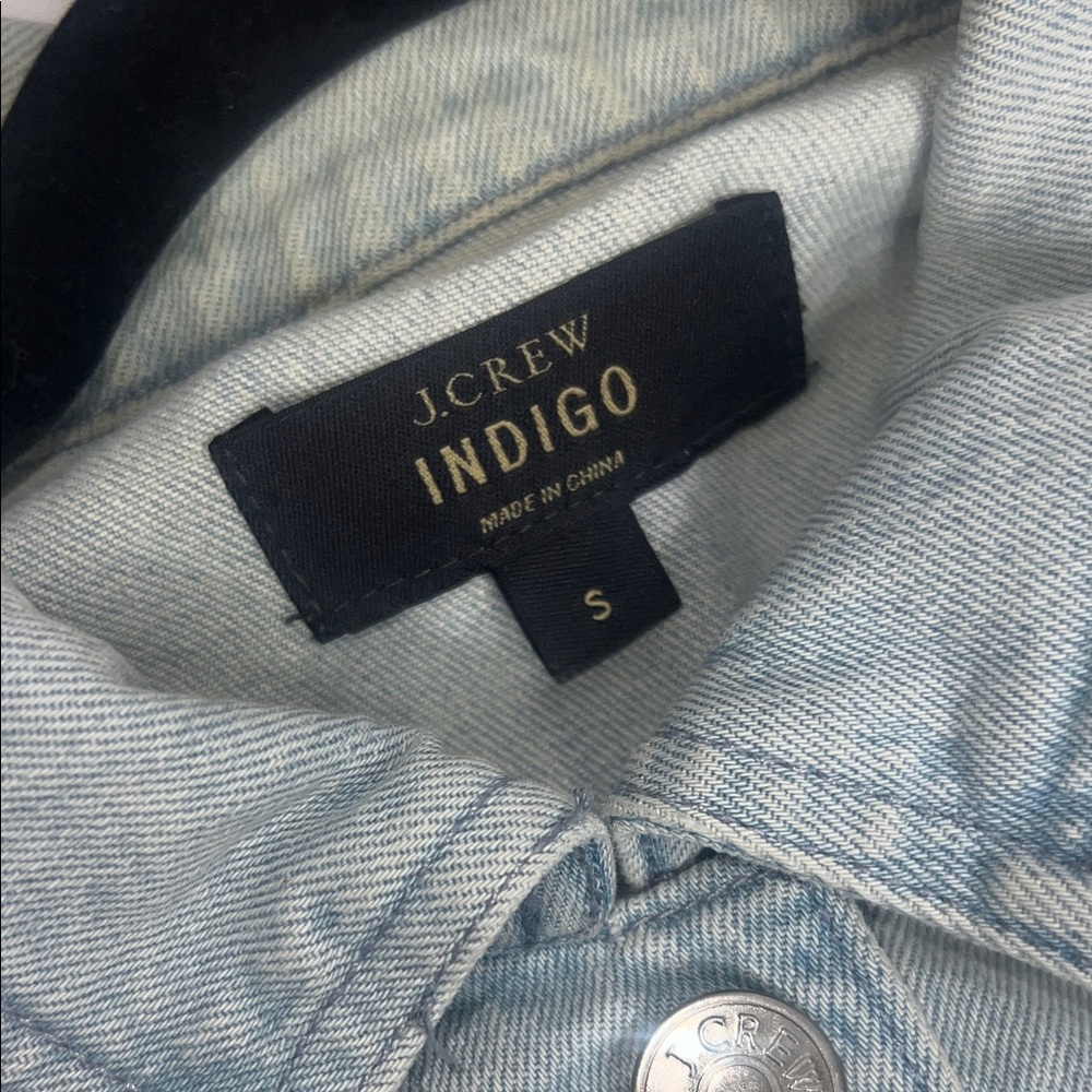 Women’s J Crew Indigo Light Blue Jean Jacket Small - Picture 2 of 9